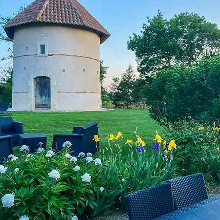 Peaceful Miller's House Near L'isle-jourdain *